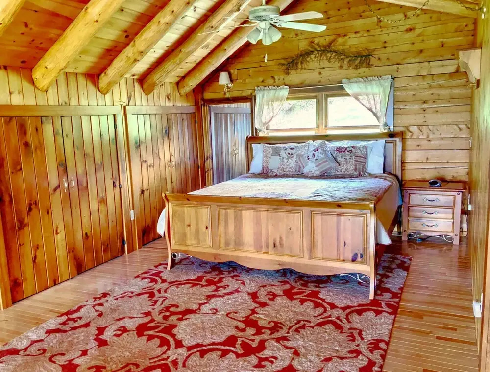 Majestic Vista Mountainside Cabin