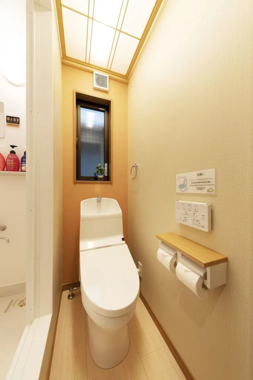 Shirakabanoyado - HOUKA 白樺の宿 - 芳華, Direct access to Umeda, Tsutenkaku, Tennoji