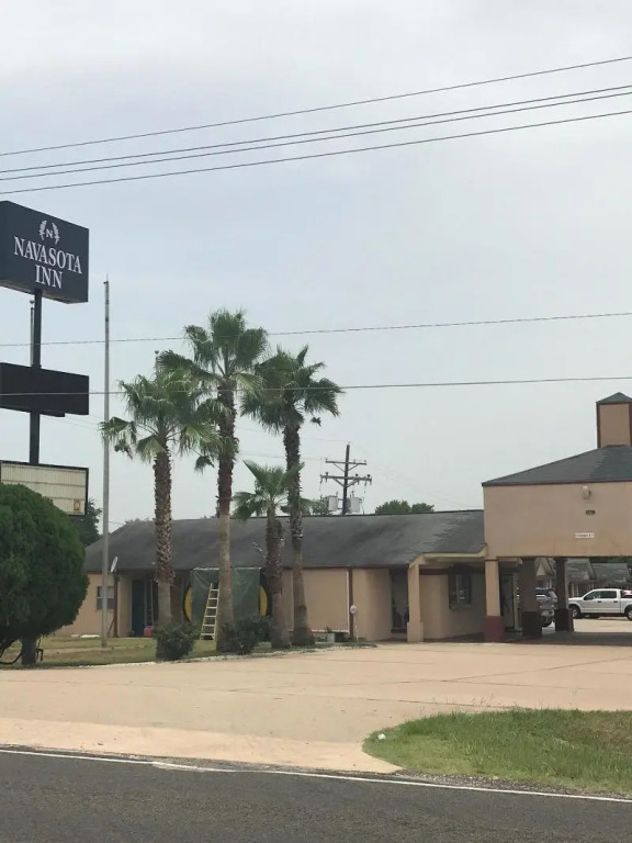 Navasota Inn