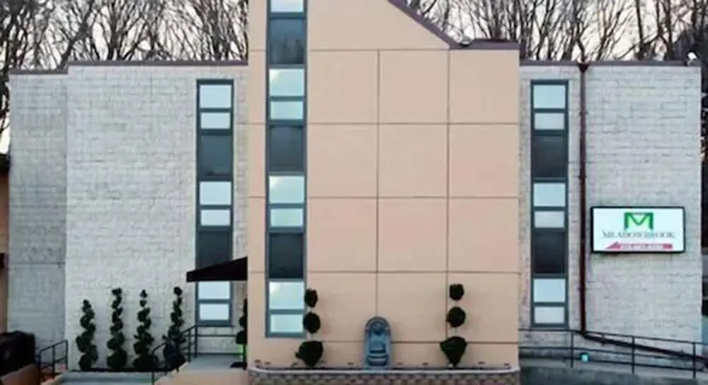 Meadowbrook Motor Lodge
