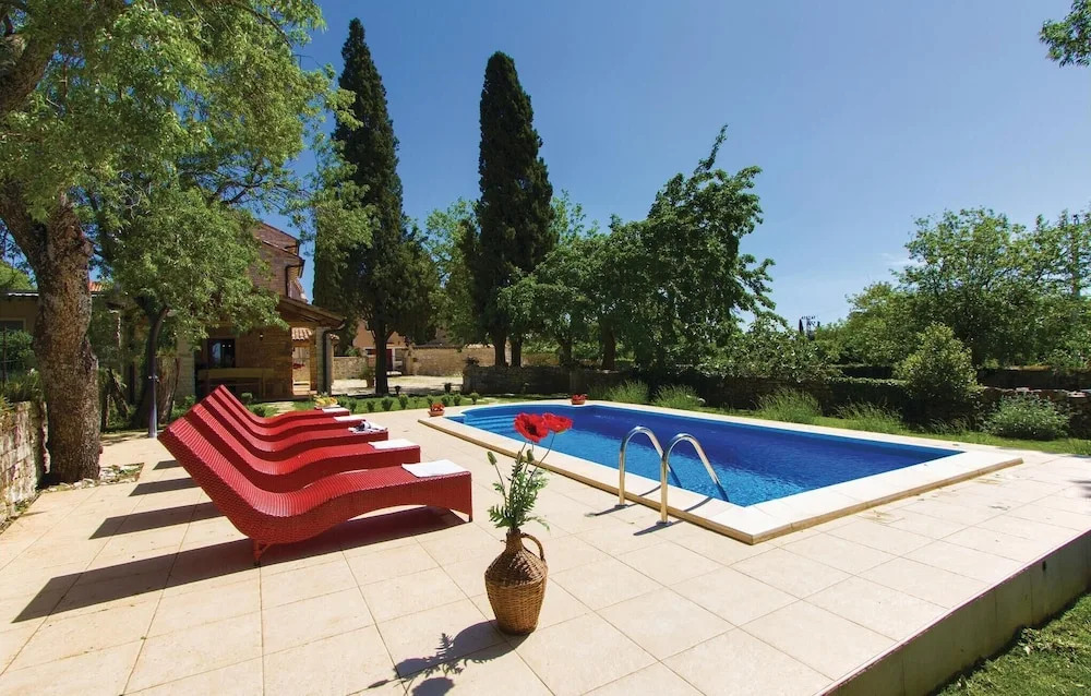Awesome Home in Manjadvorci With Wifi and 3 Bedrooms