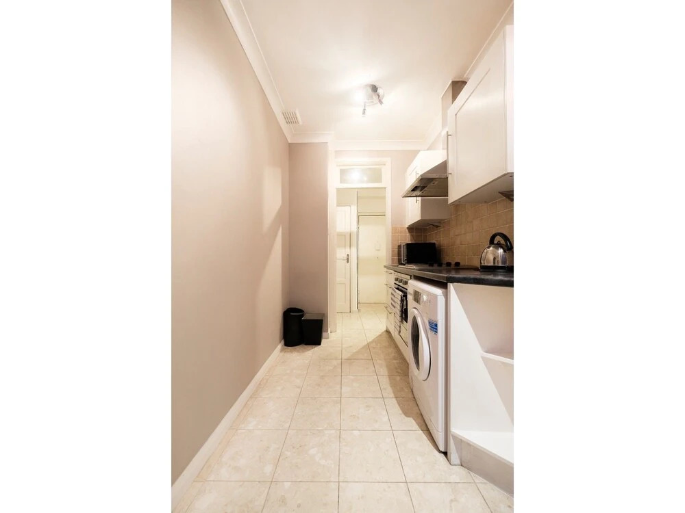 Bright and Spacious Flat in London - Sleeps 4