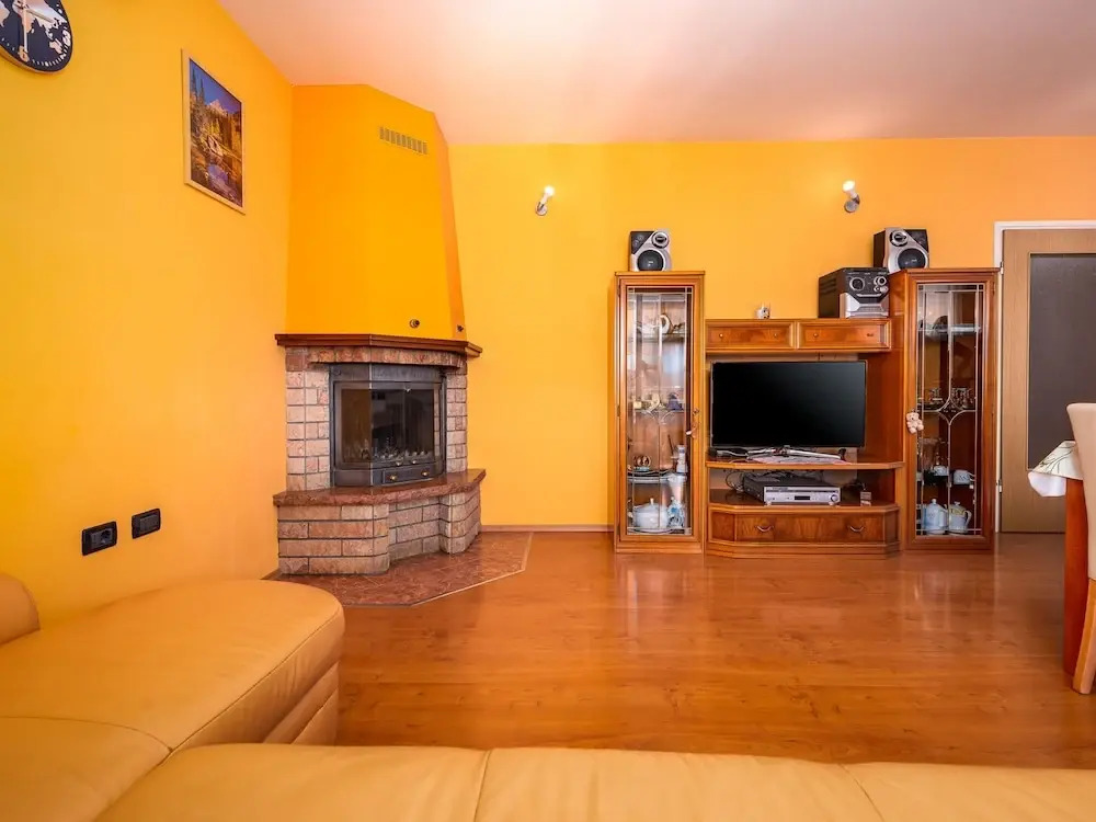 Villa in Bak i with Pool and Playground