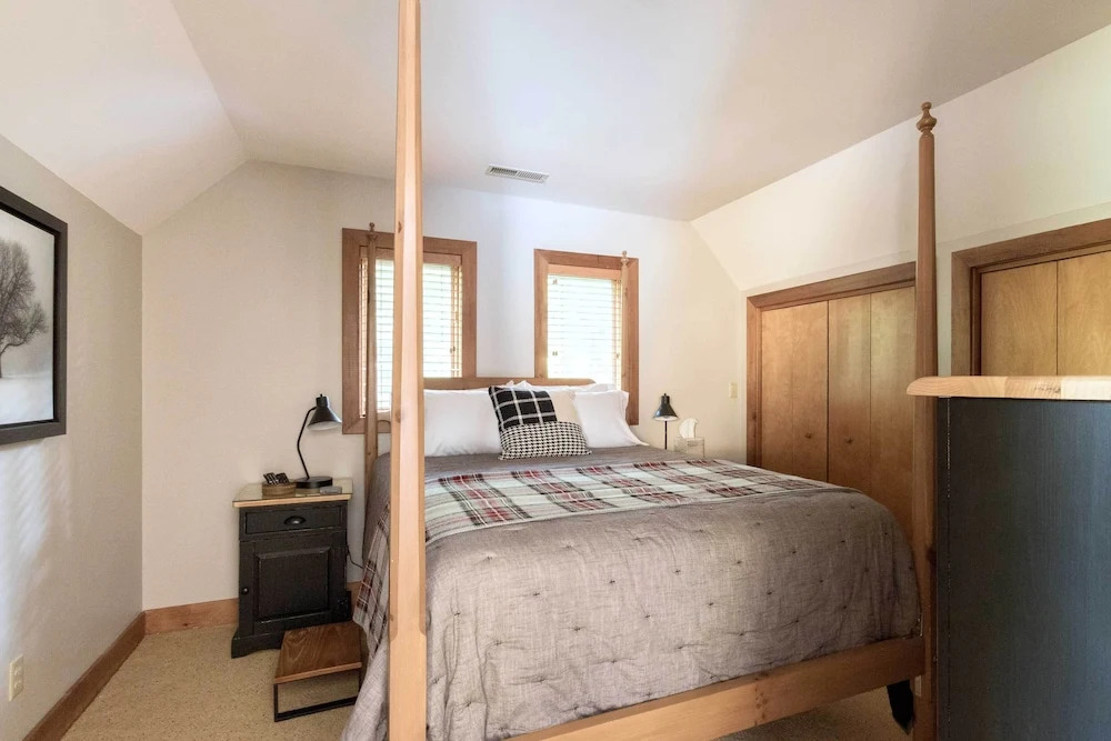 Wintergreen Resort Home ~ 2 Miles to Ski Slopes!