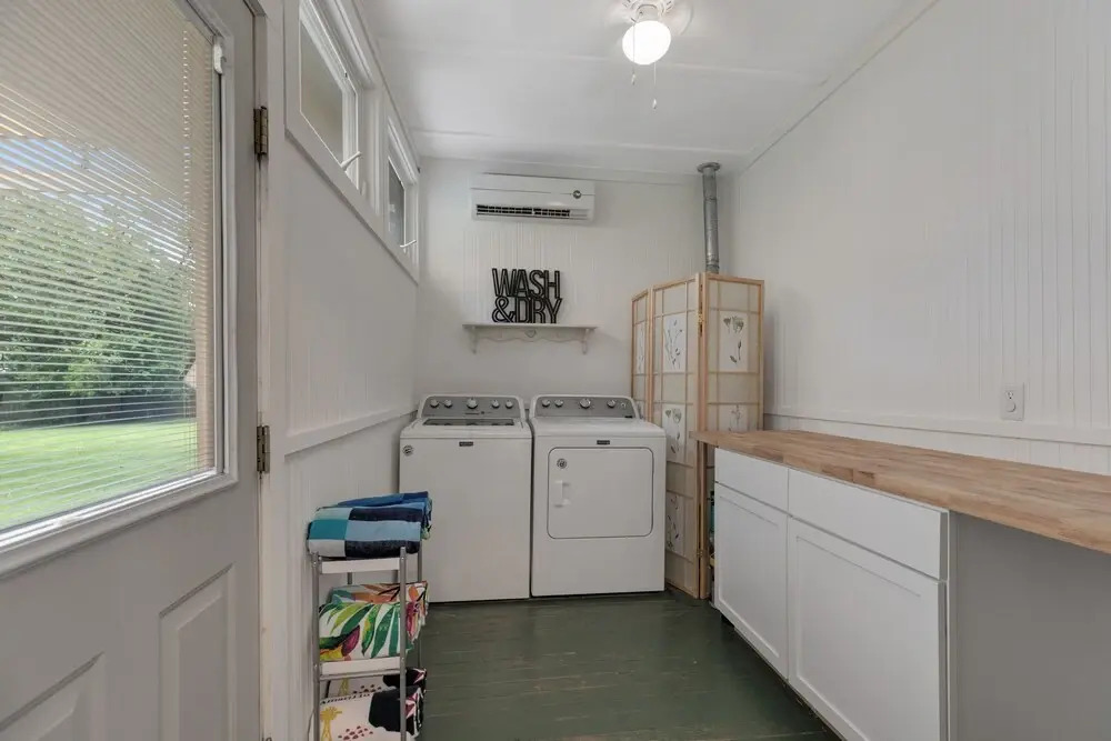 Stunning New Home With Hot Tub Just 1 Mile From Main St!