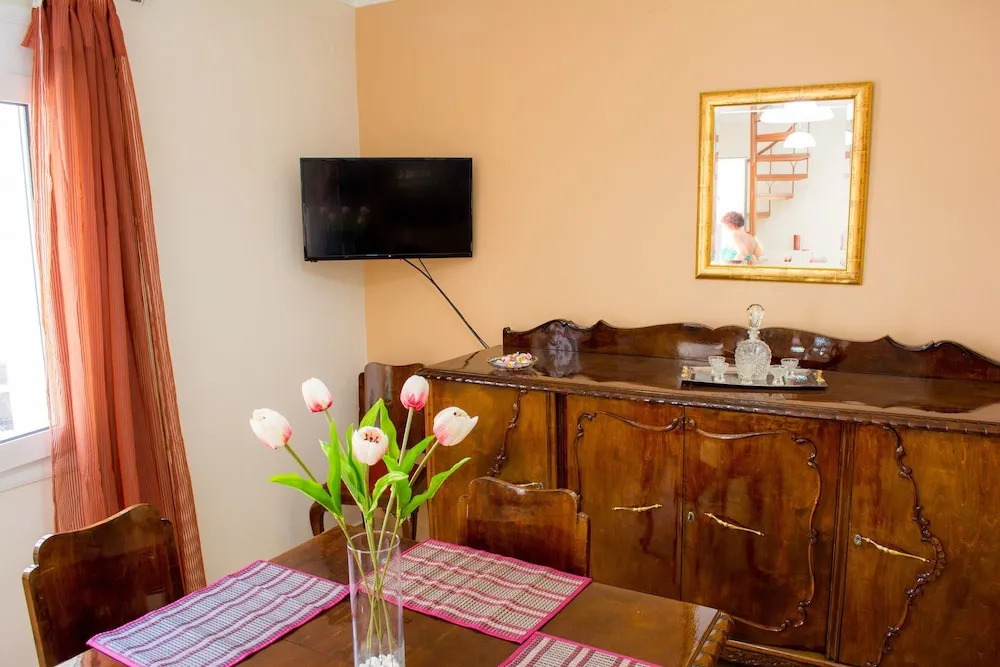 Semeli House