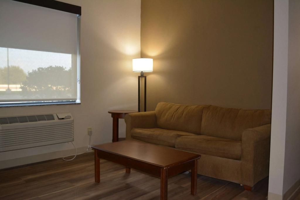 Wingate by Wyndham College Station South