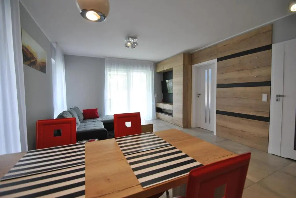 Komfortowe Apartamenty Sun Seasons 24 w Pogorzelicy Blisko Morza by Noclegi Renters