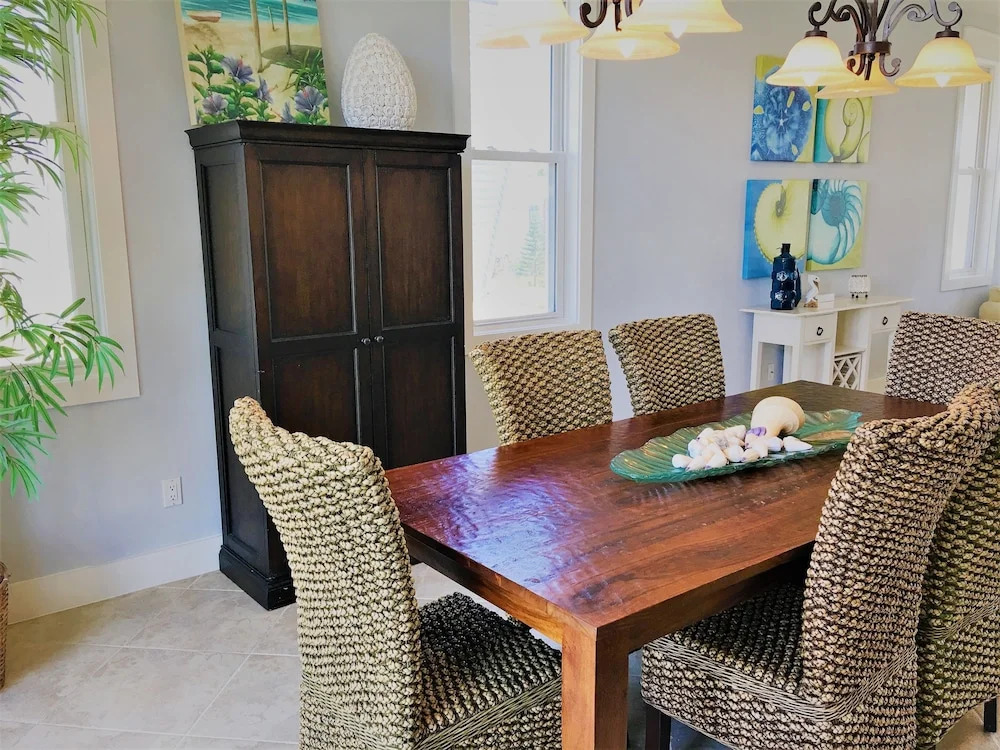 Family Tides Home 3 Bedrooms 4 Bathrooms Home