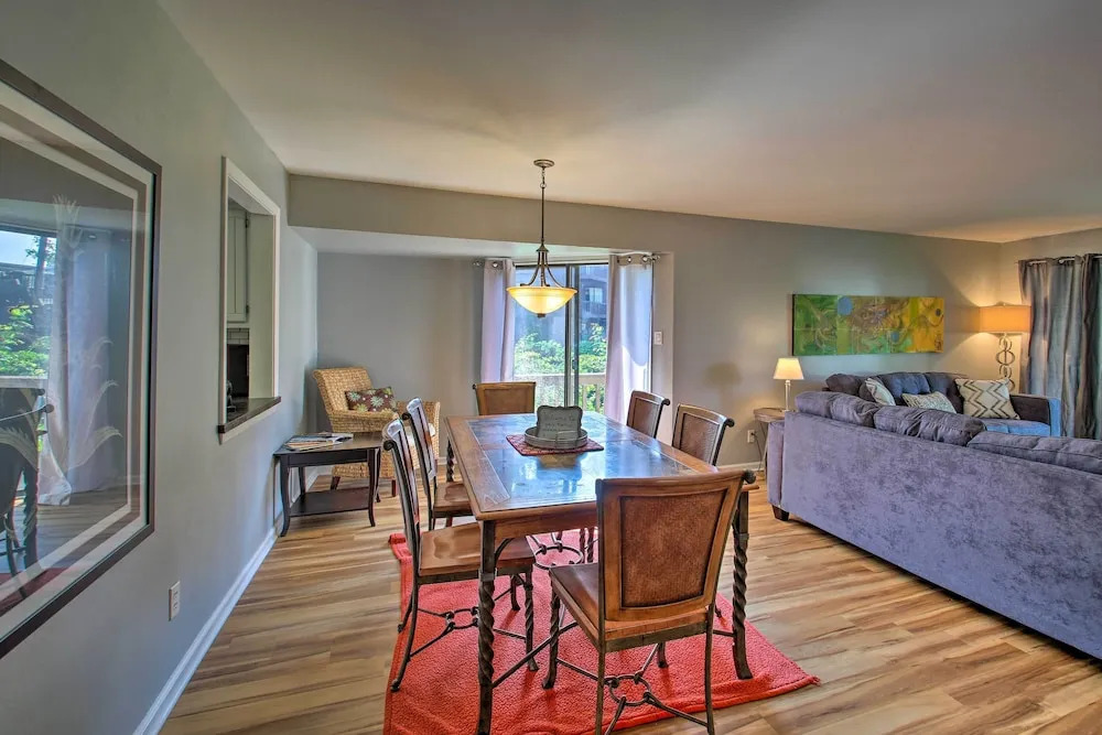 Lake-view Balcony: Sunny Hot Springs Condo!