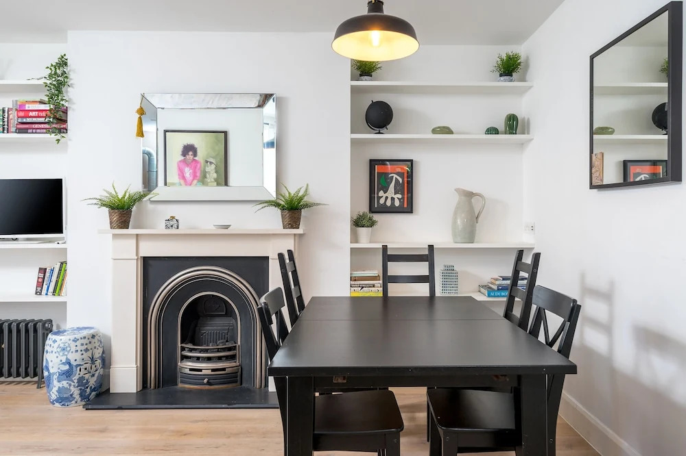 JOIVY Stylish 2-Bed Flat W/ Private Garden In Notting Hill,