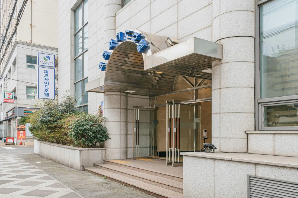 Jeju Parkside Tourist Hotel
