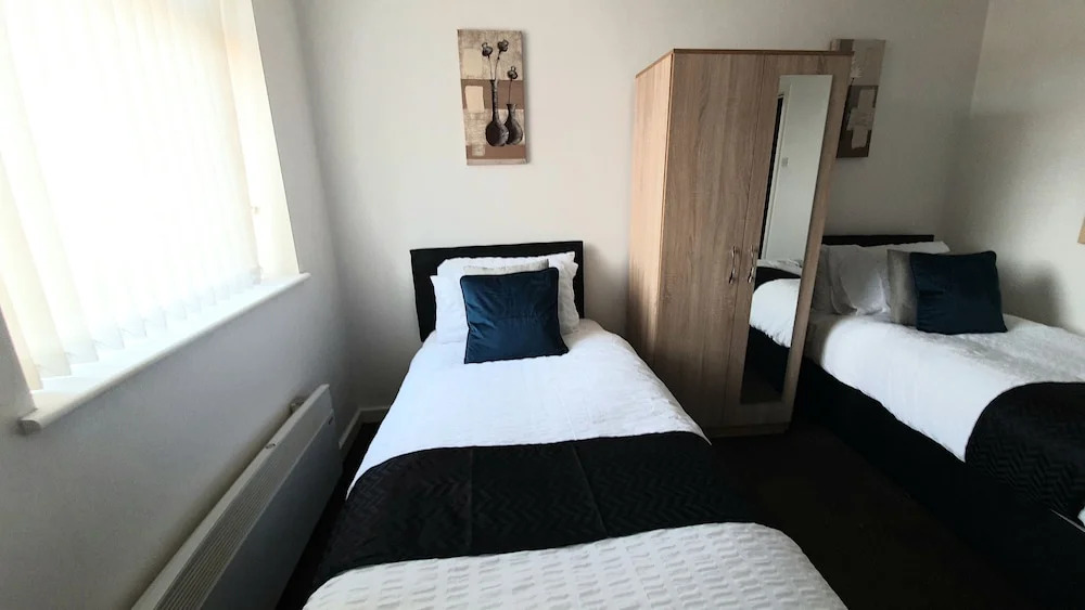 Salford Ark Comfort Stays Near Trafford Centre
