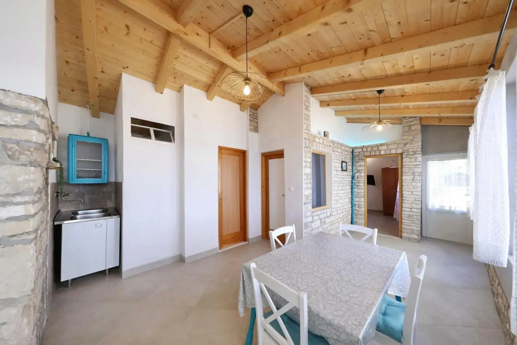 Doria - Perfect Location & Peaceful - H