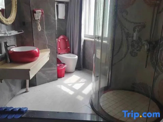Yixin Hotel (Shanghai Guilin Road Subway Station)