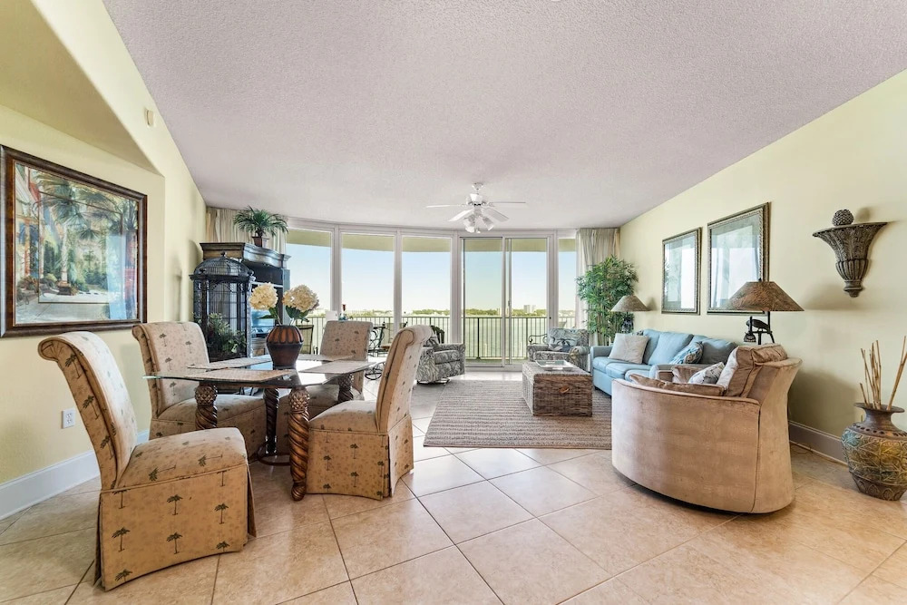 Three Bedroom With Gorgeous Views Crb0305
