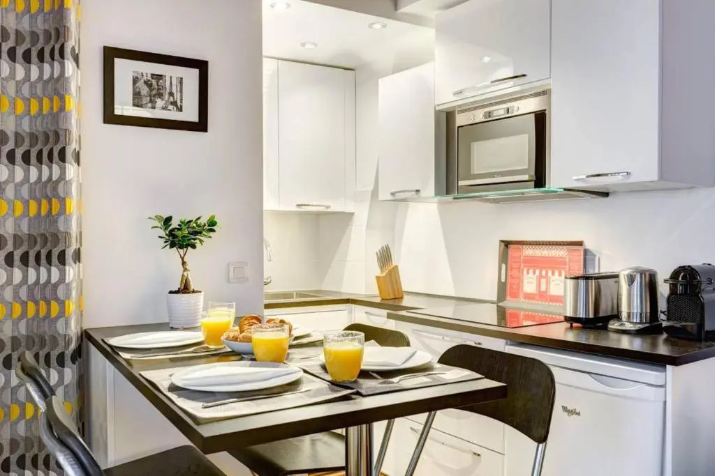 Quiet, Cozy, Design Apartment in Paris