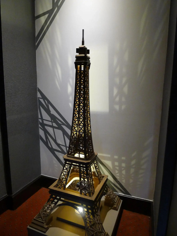 Hôtel de lExposition - Tour Eiffel
