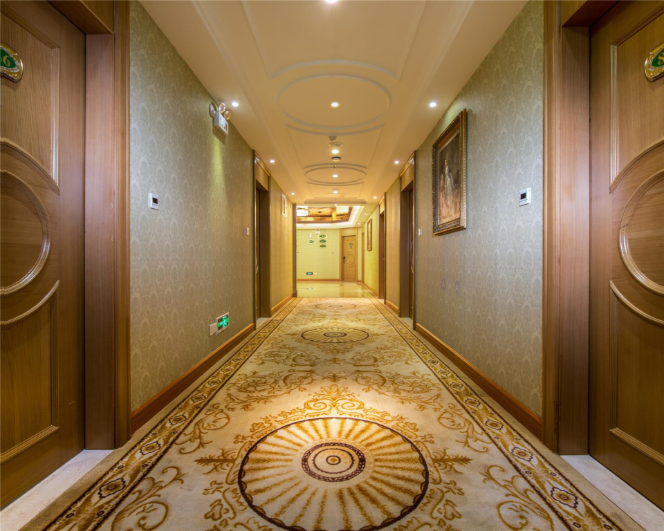 Vienna Hotel Guangdong Dongguan Tangxia South High-Speed Railway Station