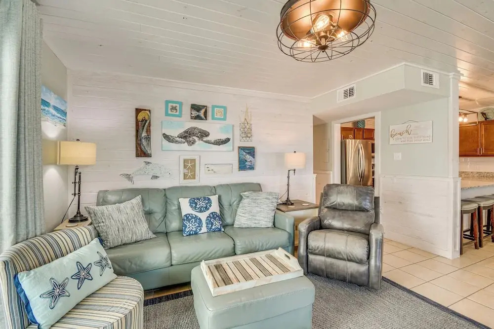 Balcony w/ Pool & Beach Views: Gulf Shores Condo!