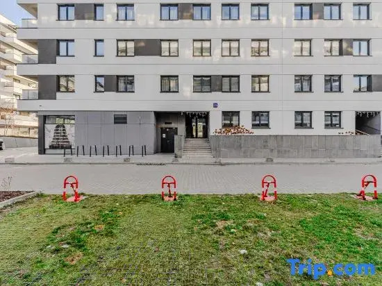 Lumina 3-room apartment near the train station
