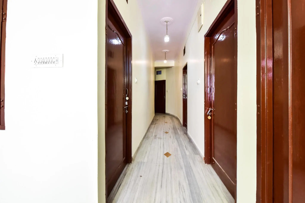 SPOT ON 77820 Hotel Shri Krishna And Restaurant