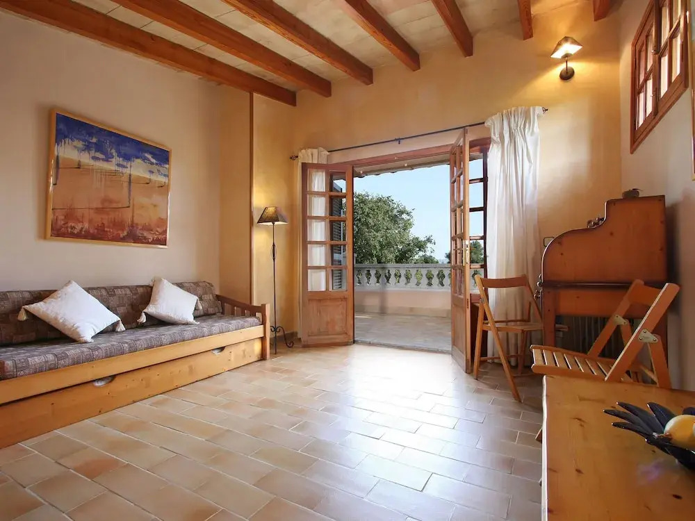 Cozy House Surrounded by Forest With Private Pool, 7 km From the sea