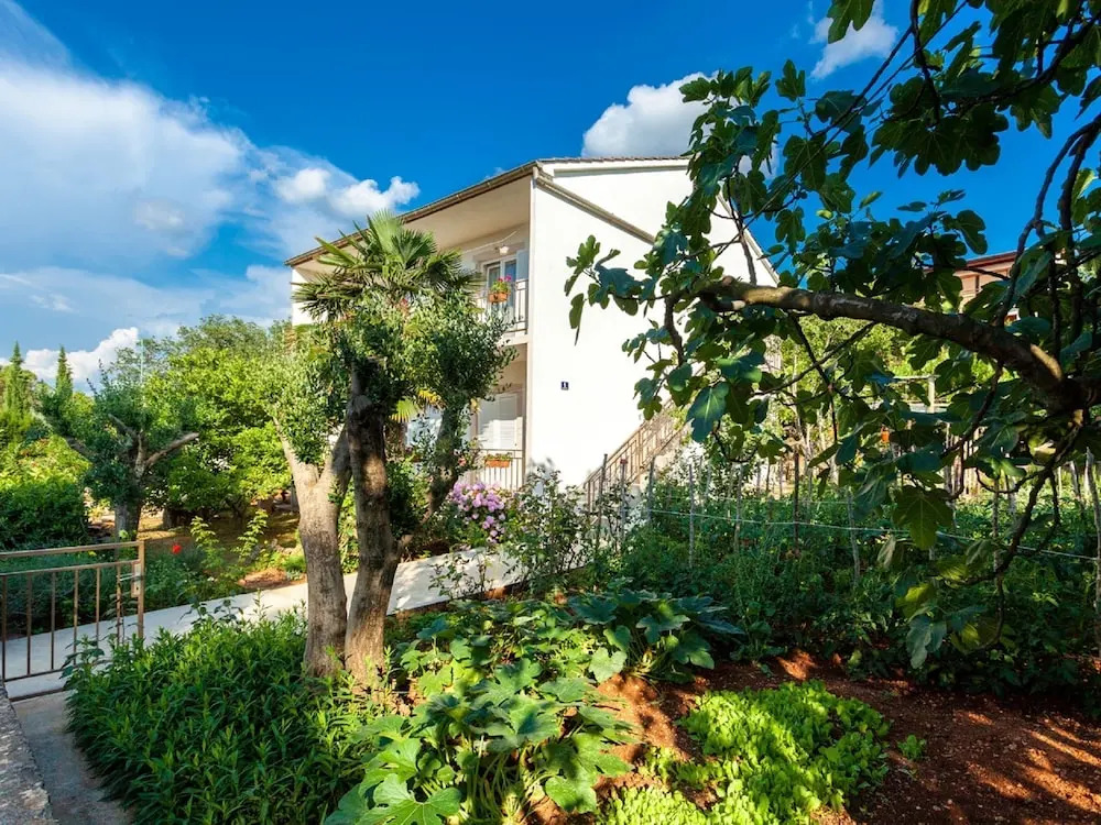 Pleasant Apartment in Malinska With Balcony