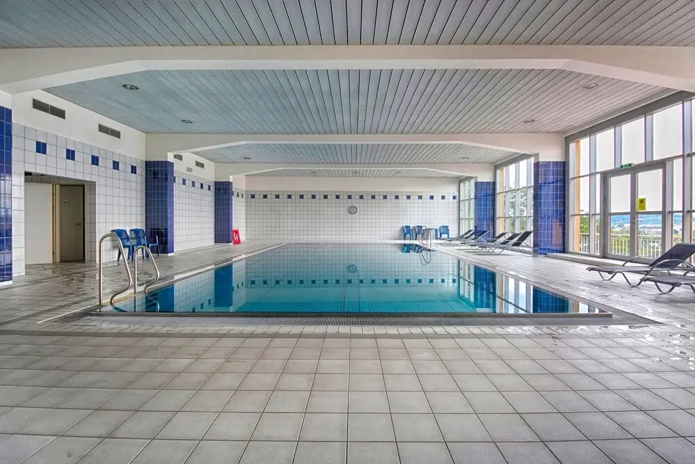 Luxurious apart.with swimming pool
