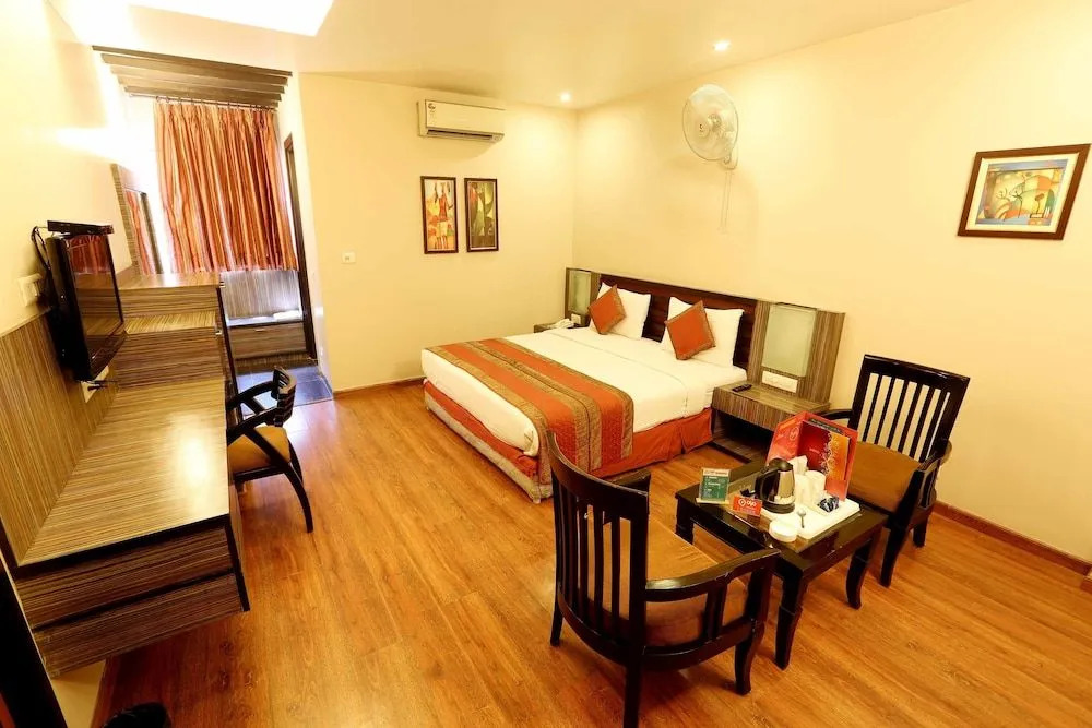 OYO 411 Hotel Relaxinn