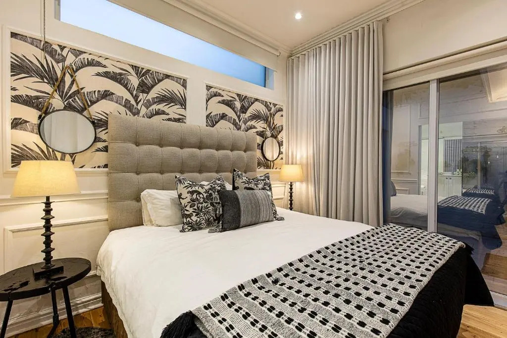 Clifton YOLO Spaces - Clifton Beachfront Apartments