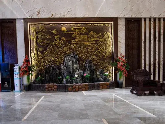 Vienna International Hotel (Hechi Tonggu)