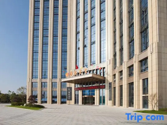 Lavande Hotel (Yingtan Longhushan Avenue long distance passenger station store)