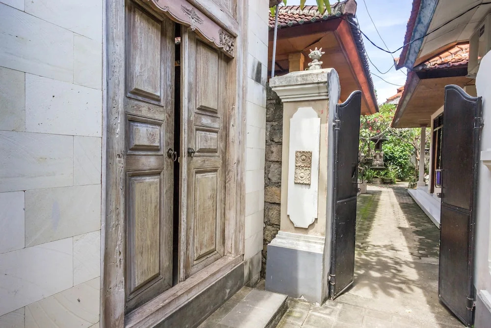 RedDoorz Sanur 3