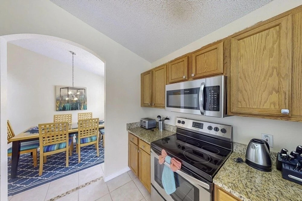 5 Bedroom Beautiful Pool Home! 5 Home by Redawning