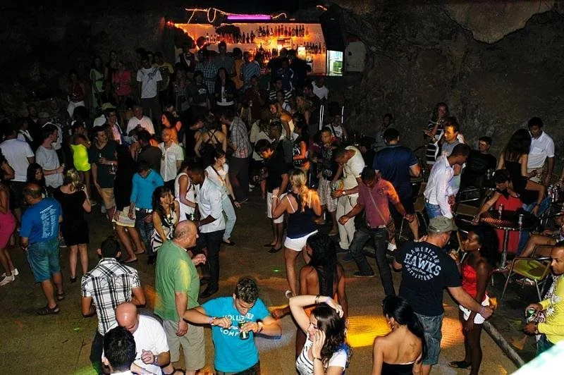 Hostal Portada Las Cuevas
