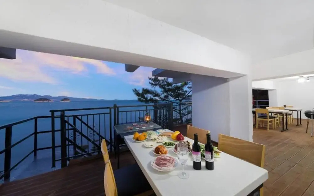 Yeosu Feeling Pension