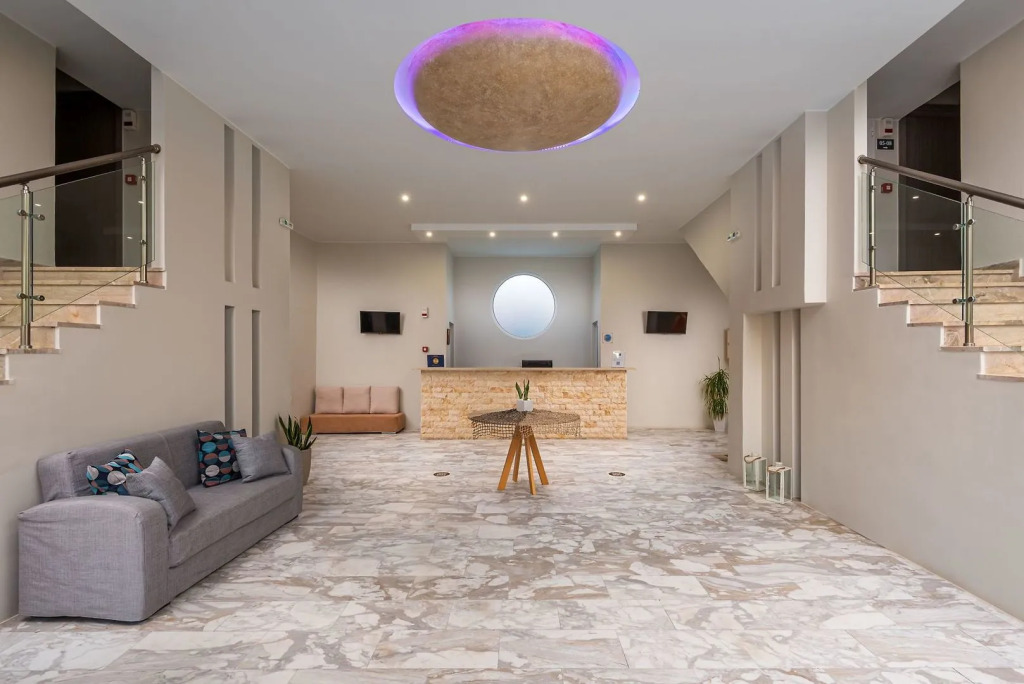 Sisi Breeze Hotel