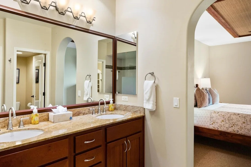Waikoloa Beach Villas F22 2 Bedroom Condo by RedAwning