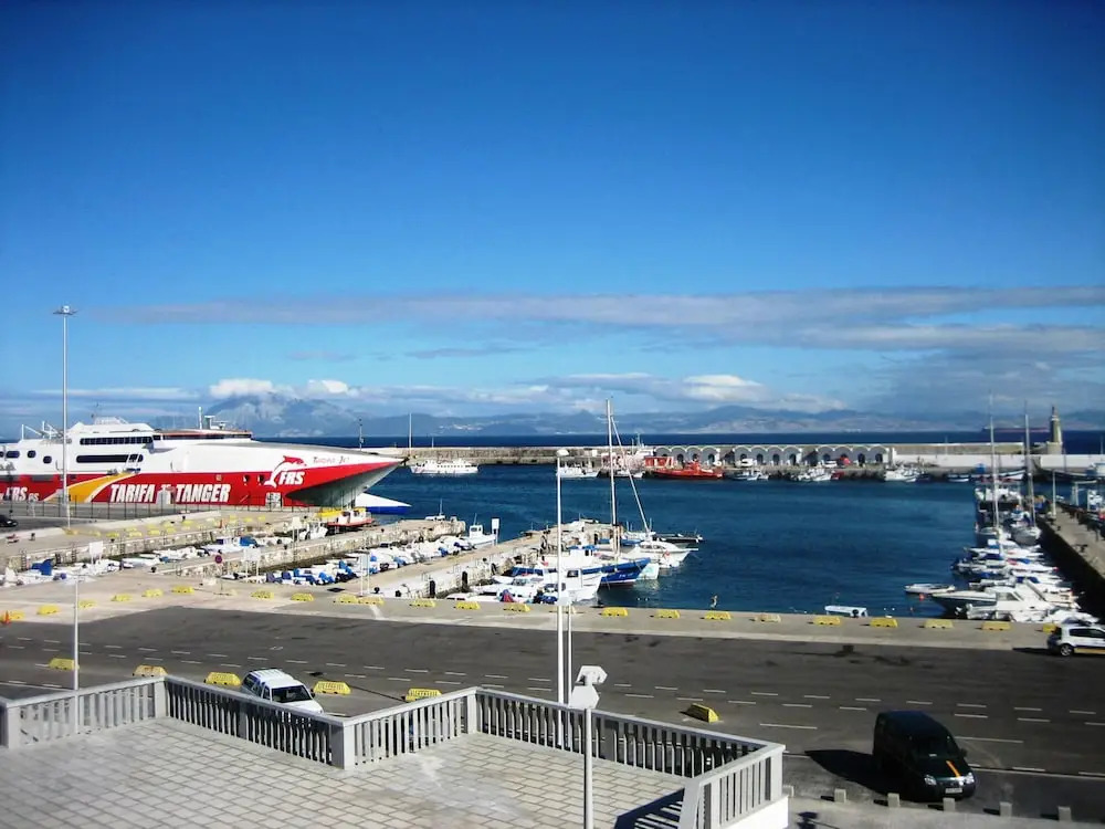 Livingtarifa - Apartamento en el centro con garaje