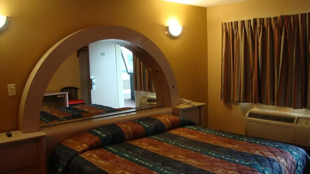 Oasis Motel in Brooklyn