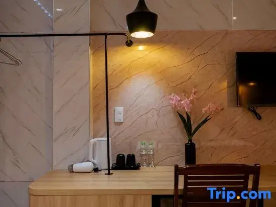 Lá Hotel Q10