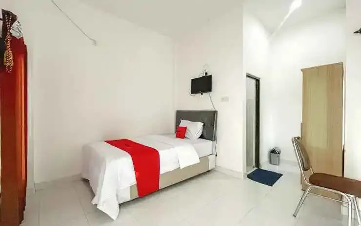 RedDoorz Syariah near Siloam Hospital Mataram