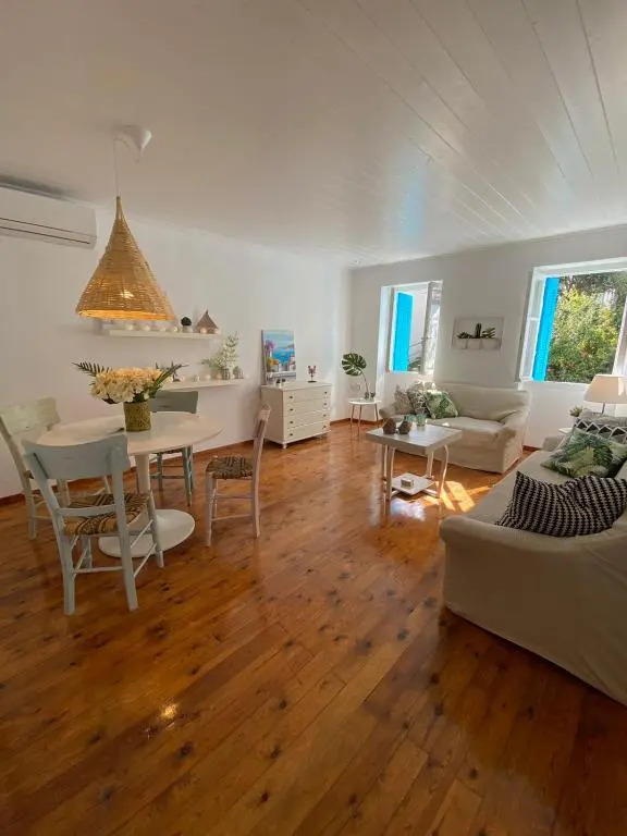 Lina's house