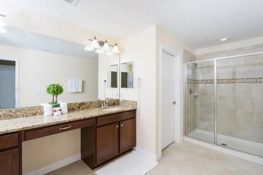 Amazing and spacious 5 bedroom home