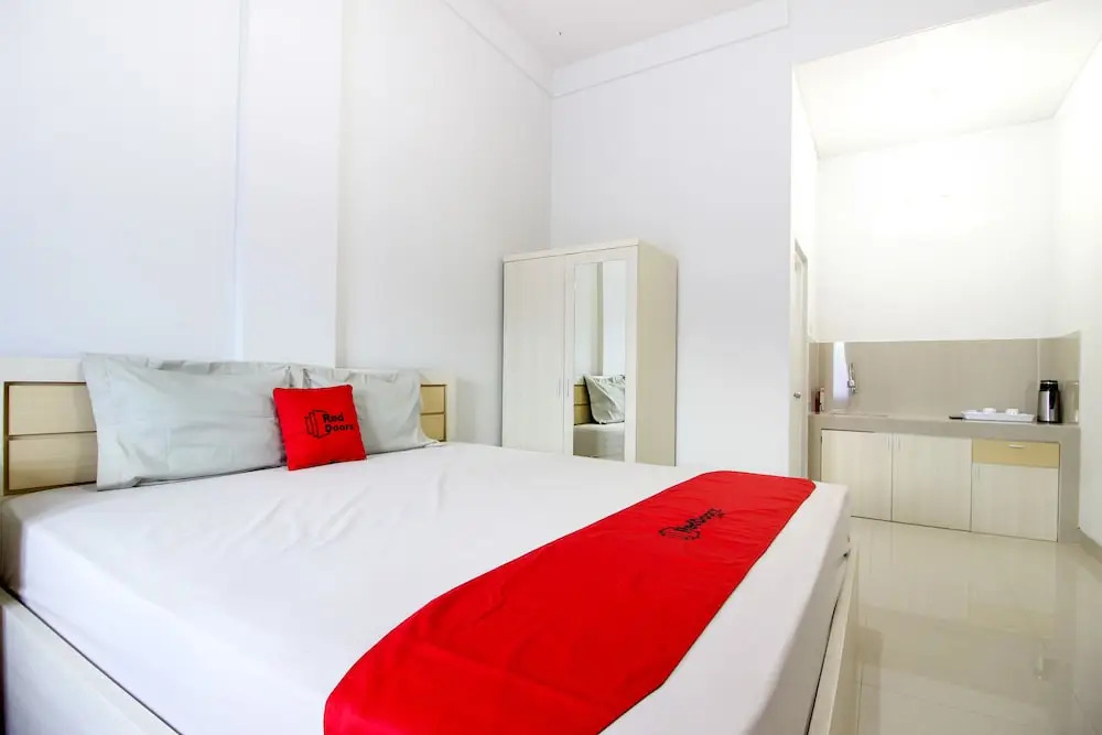 RedDoorz Syariah @ Griya Izzara Guest House