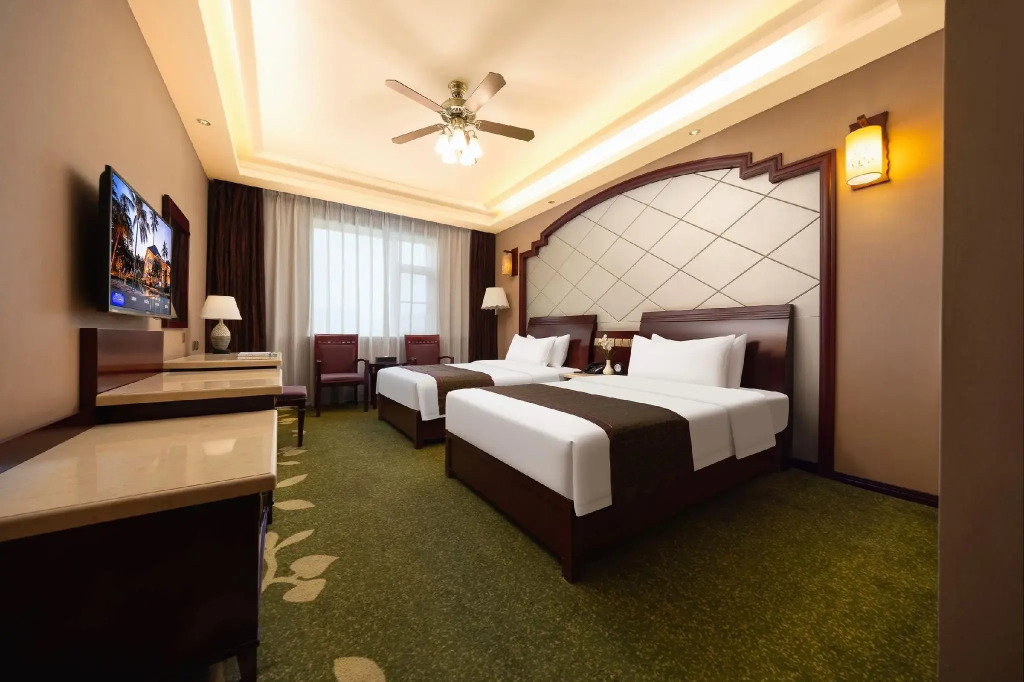 Fugang Hotel(Xuchang College High Speed Rail East Station Store)