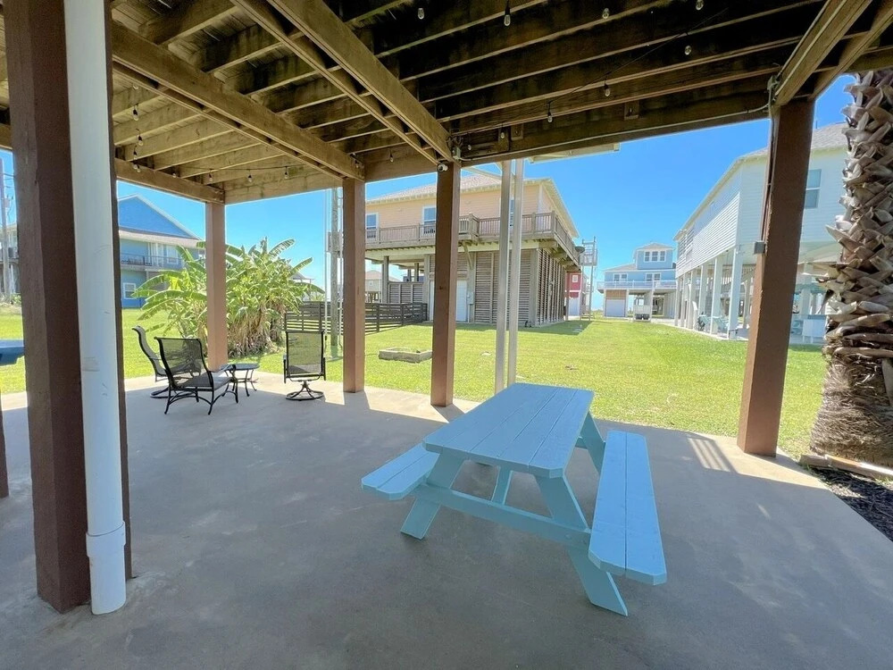 Sea-renity 3 Bedroom Home by Redawning