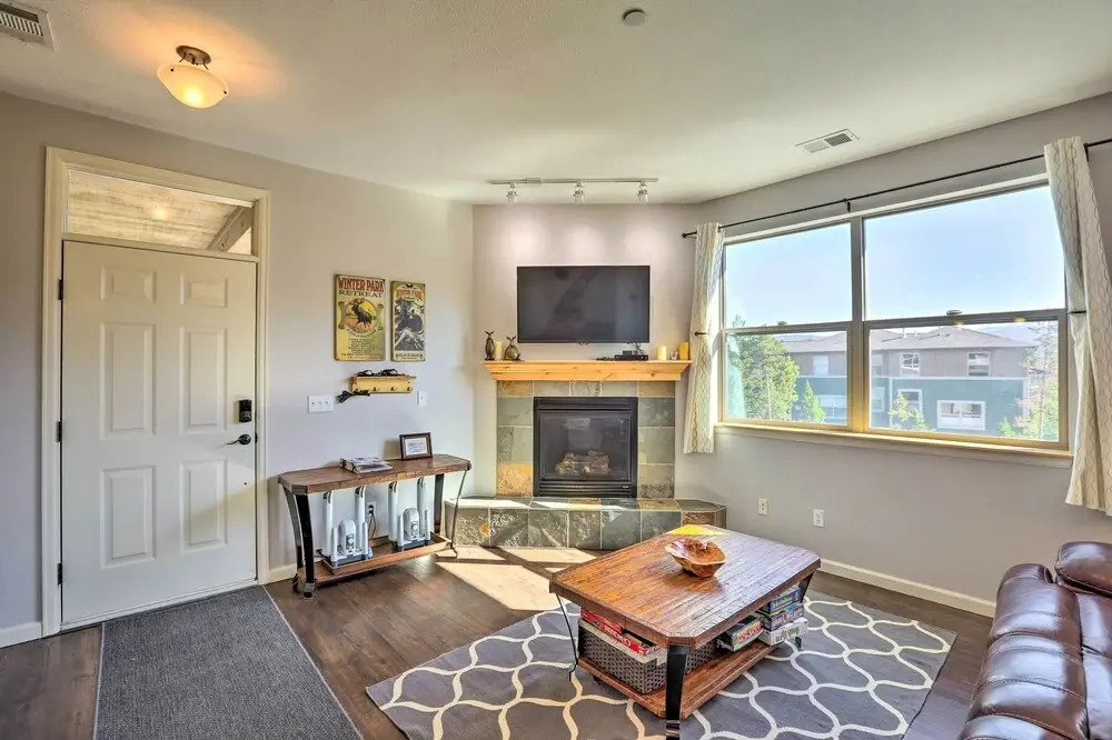Stunning Fraser Condo < 8 Mi to Winter Park!