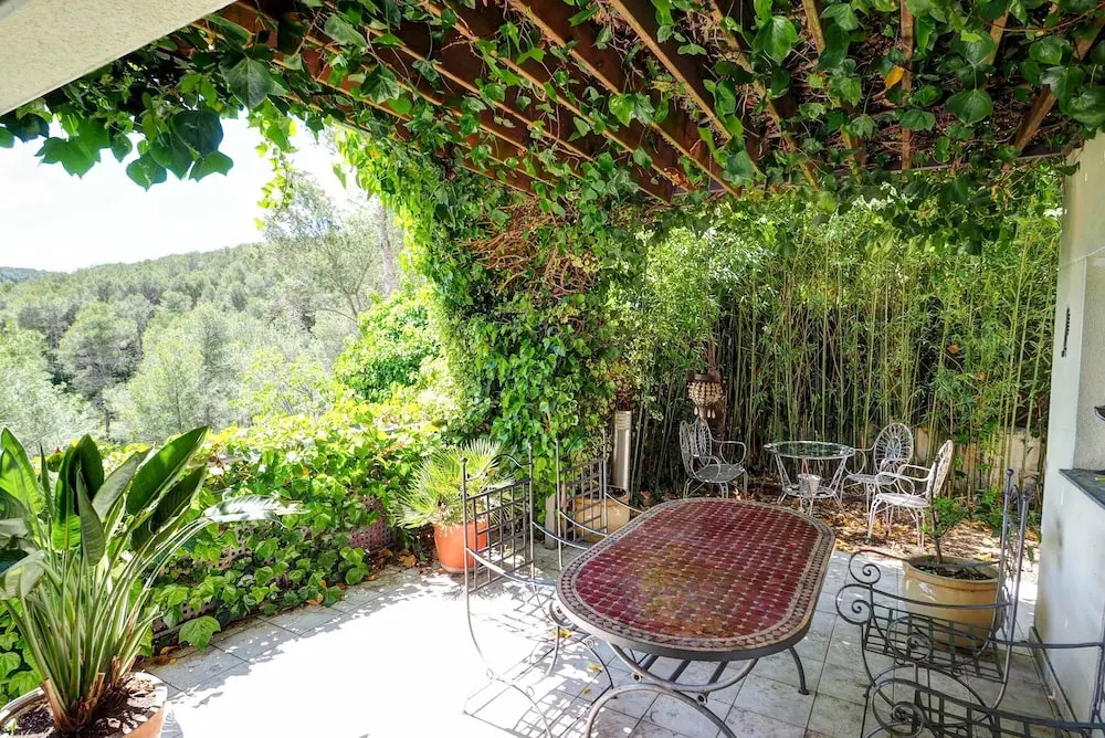 The Green House